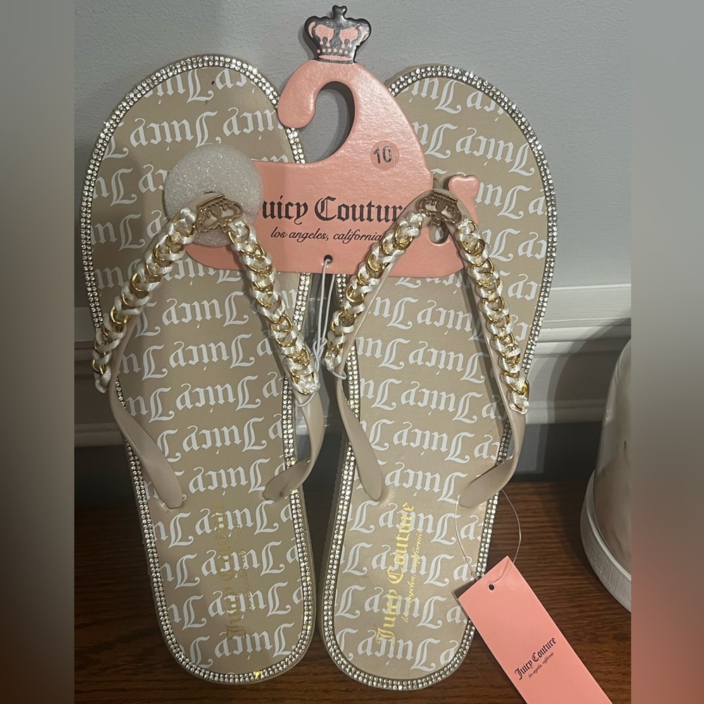 Juicy Couture Tan Flip Flops with Gold Chain, NWT